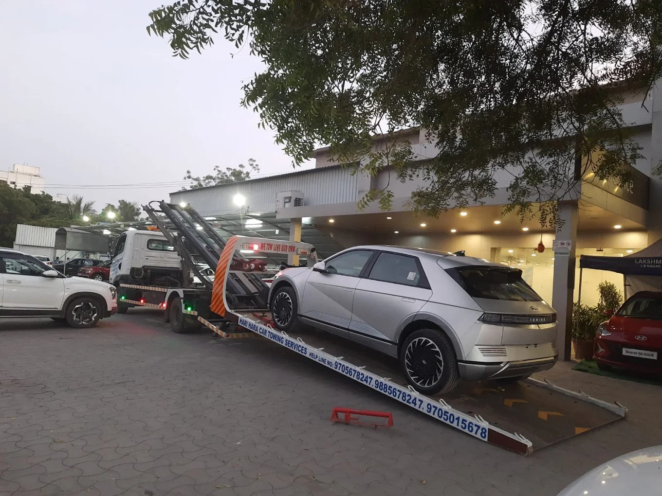 Flatbed towing of a passenger car